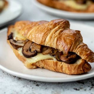 Hot Veggie Croissant